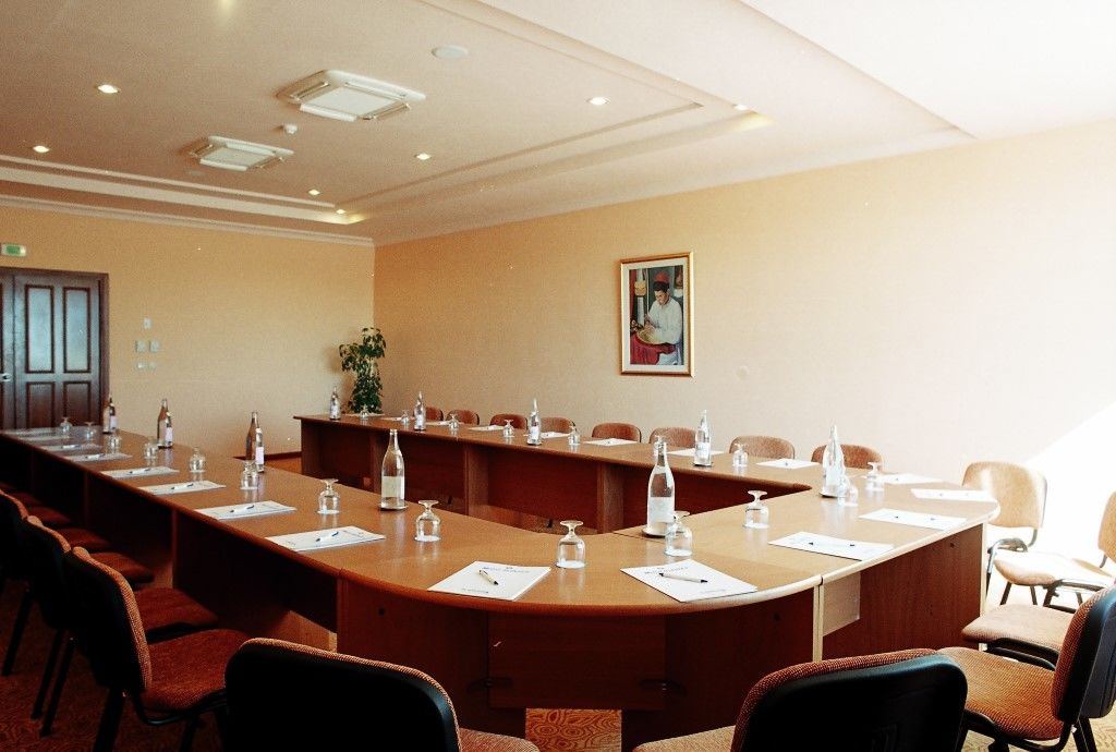 El Mouradi Gammarth Hotel Eksteriør billede A meeting room
